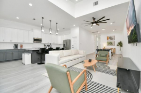 Luxe 3BR/2BA Near Downtown•Sleeps 9• Netflix•Wi-Fi